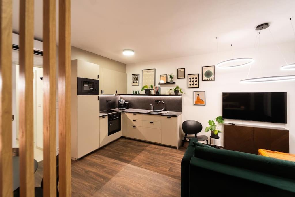 Green Garden Sauna Apartment Brno Ngoại thất bức ảnh